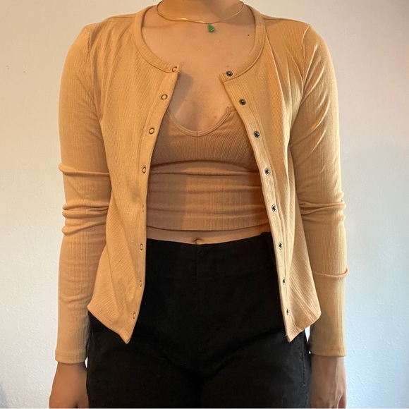 Button Up Top - Picture 3 of 6